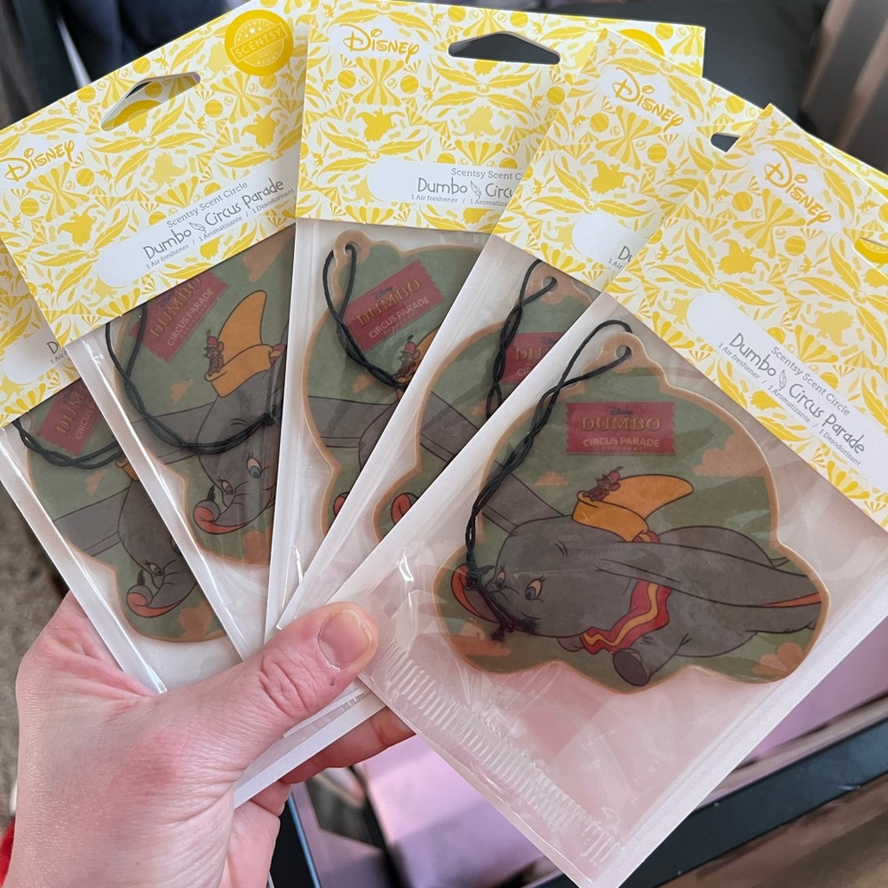 Scentsy DISNEY DUMBO freshies